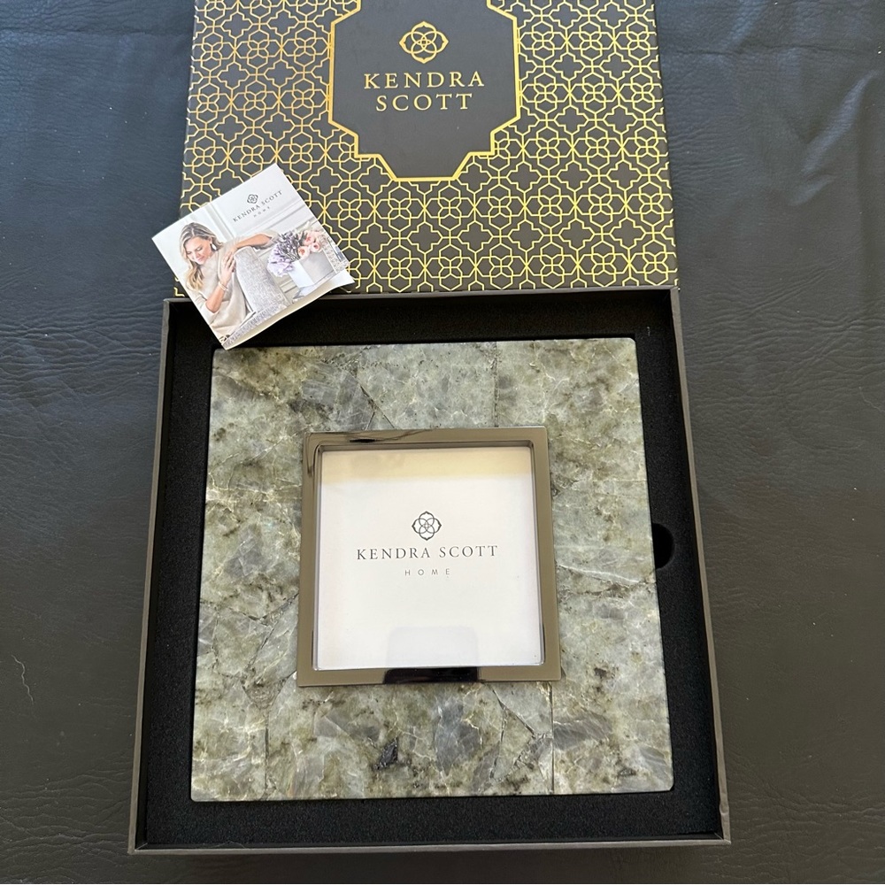 Kendra Scott picture frame 4x4